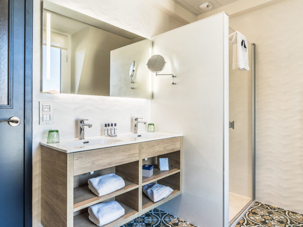 Madison saint jean de luz Hôtel quatre étoiles prestige salle de bain